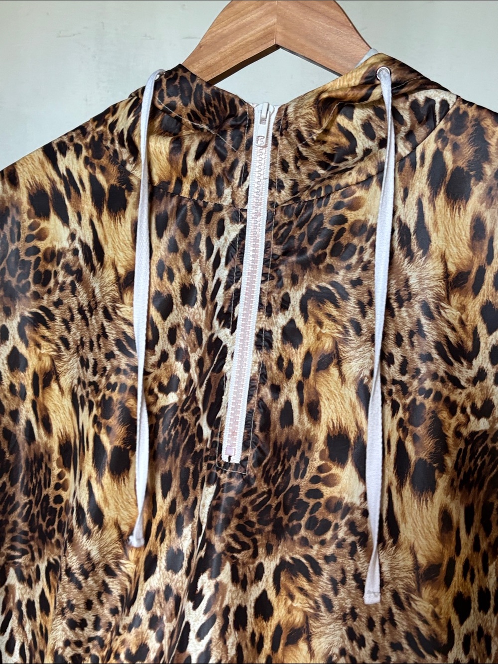 Know One Cares Leopard Print Half-Zip Windbreaker Hoodie Size Small - Picture 4 of 8
